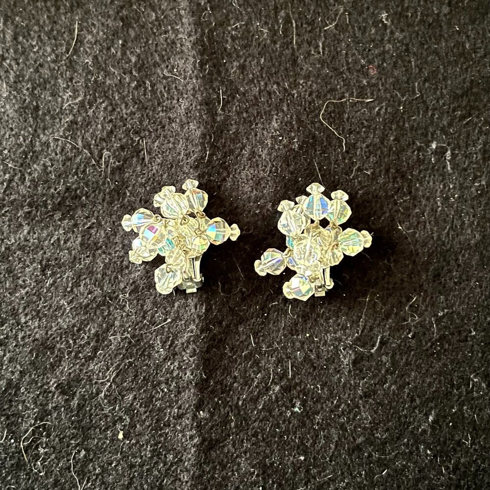 Vintage Aurora Borealis ‘Swinging’ Clip Earrings